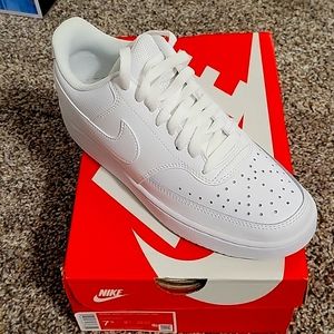 ☀️NEW NIKE Shoes Court Vision Low White 7.5